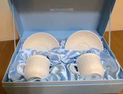 英國 Wedgwood Nantucket 編織浮雕純白 花茶杯 咖啡杯  對杯組 2杯2盤
