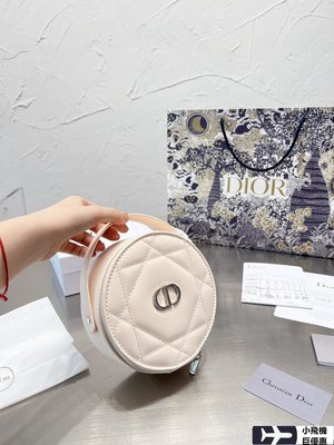 【熱賣精選】  Dior  改造化妝盒 圓包 手提包 單肩斜挎包 配小鏡子 禮物 尺寸16 16cm明星同款