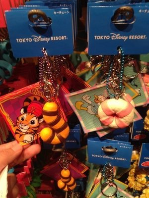 TOKYO Disney SEA 東京迪士尼海洋限定 唐老鴨 救生圈包子造型鑰匙圈吊飾 (現貨)