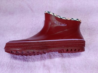《小郭網路鞋店》專球牌 女版短筒雨鞋(紅色) 廚房工作鞋 編號:101