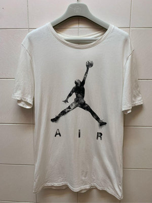 二手Nike Air Jordan 白色T恤，售399元。