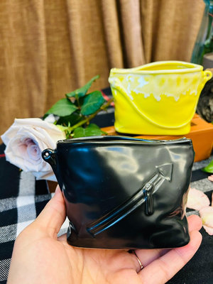 【二手】日本進口 包包器形的瓷器、可以當花器筆筒  化妝刷桶勺子 回流 瓷器 茶具【佟掌櫃】-3746