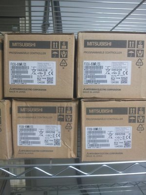 三菱 PLC FX3U-80MR/ES 盒裝新品