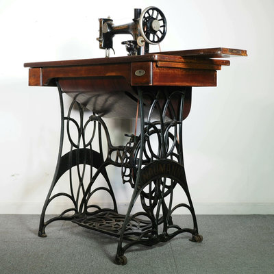 西洋古董德國諾曼縫紉機帶架子花架腳踏老式衣車功能正常懷舊擺件