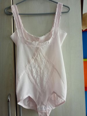 日本製露咪咪Lumimi調整型塑身衣420控脂魔塑束衣三角連身束衣超薄型（ 90LL )花漾粉