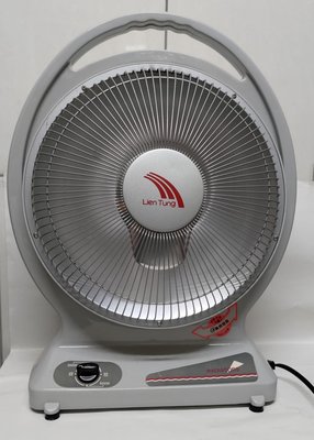 聯統牌電暖器 型號：LT-669鹵素燈電熱器近全新二手 外觀九成新萬得福電器公司出品使用功能正常