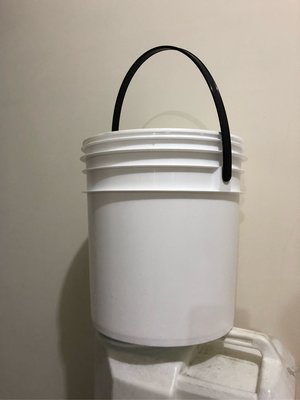 桶子（沒蓋子）、水桶、空桶、塑膠桶、垃圾桶、希釋桶