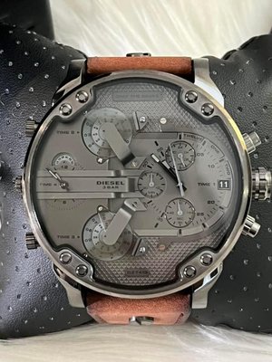 DIESEL Mr.Daddy2.0 鐵灰色錶盤 棕色皮革錶帶 石英 四時區 三眼計時 男士手錶 DZ7413
