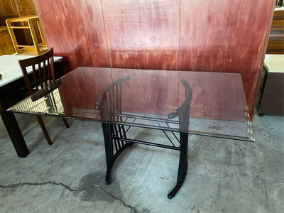 彰化二手貨中心(原線東路二手貨) ---- 簡約設計 玻璃餐桌 洽談桌