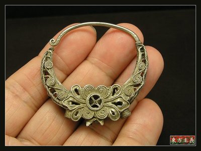 【東方主義】掐絲老銀耳環一只《花卉》雙面工。Z230