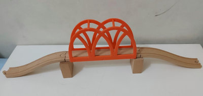 （二手展品近全新現貨）IKEA LILLABO 兒童玩具木製火車軌道系列_橋樑款5件組…僅一組。