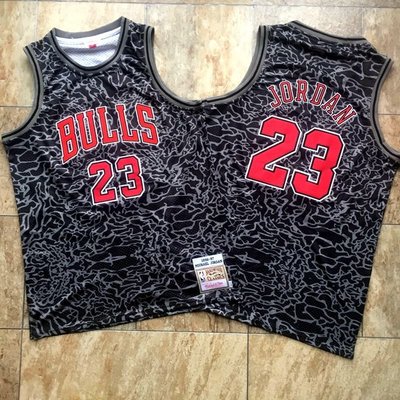 麥可·喬丹（Michael Jordan）NBA芝加哥公牛隊 電繡款式  暴裂紋款式 球衣 23號 黑色