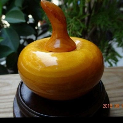 台灣黃檜木 蘋果造型  聞香聚寶瓶 黃檜香氣 紋路美  閃花開眼材料 原木原料雕刻 直徑7公分