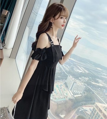 ✪ RingHouseShop ✪ 春夏韓國美感設計著衣　獨特性感　魅力　不規則　氣質　吊帶連身裙　