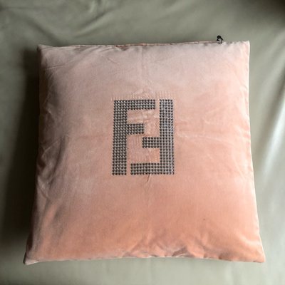 [品味人生]保證正品 Fendi Casa 粉紅色 水晶 絨布 抱枕套 swarovski 施華洛世奇