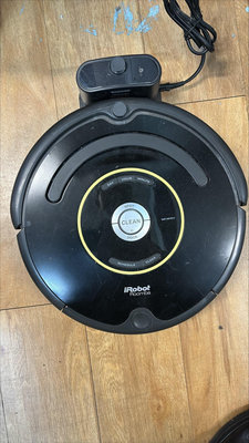 (二手良品保固半年)iRobot Roomba 650 機器人掃地機寒新刷組電池濾網