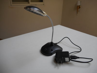 2手正常品~E-books桌上型小型led燈 小型led檯燈