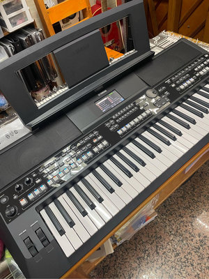 律揚樂器之家～展示全新特價Yamaha psr sx600電子琴 演奏級