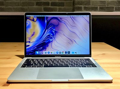 台中 2018年 MacBook Pro 13吋 i5 (2.3)  8G 256G 銀色 蘋果電腦