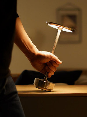 玖玖日本ambientec觸摸便捷充電金屬輕奢床頭餐廳氛圍感桌燈
