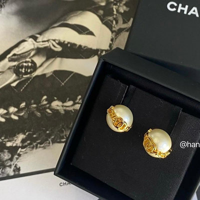 【翰貝格名牌館】全新真品 CHANEL 23K 珍珠 鑲嵌 金邊 Logo 造型 耳針 耳環