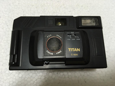 ．私人好貨．二手．箱05．電器．早期 未測試 無電池【TITAN C-500 底片相機】中古 零件機 故障機 瑕疵機 自售