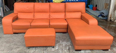 【木匠居家生活館】橘色全牛皮L型沙發（含腳椅） 沙發 椅子 客廳 套房 全牛皮 歡迎電洽