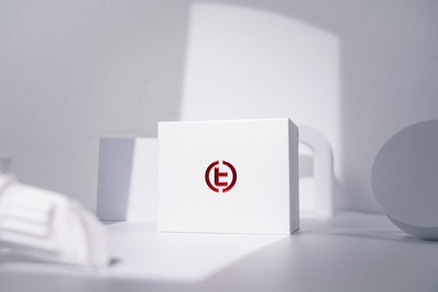 溜溜【紙牌收納】TCC撲克 白色條形盒6副裝 燙金LOGO 收納展示配件