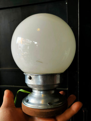 檜木 鋁座 奶油球 桌燈 . 高約 22