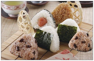 壽司料理必備材料—三角御飯糰壽司模具（2個入）