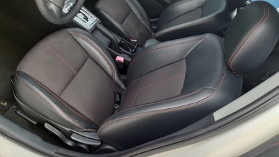 Mitsubishi LANCER FORTIS iO 全車座椅