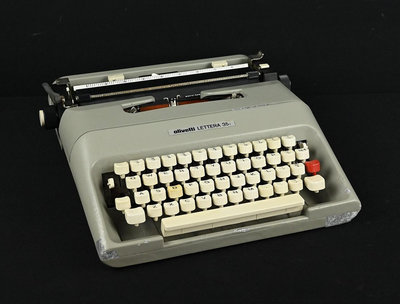《玖隆蕭松和 挖寶網U》B倉 早期 OLIVETTI LETTERA 35 打字機 收藏擺件 重約 5.2kg (07360)