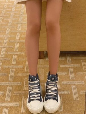 巴莉plus【代購】LV牛仔帆布鞋 2色選2款選