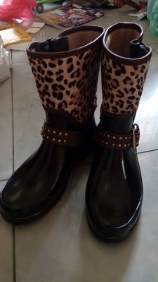 美國品牌 SPERRY 馬毛豹紋 實穿 短靴 雨靴，再降價!