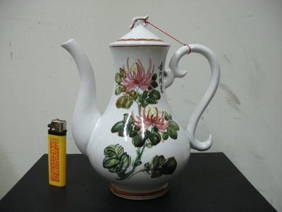 金門陶瓷//茶壺 含蓋高:20.5cm 嘴與提把寬約:18.6cm 品相完整 如圖...