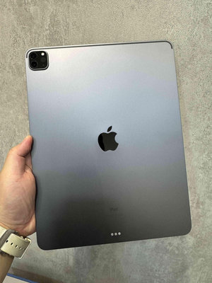 iPad Pro 12.9" 第四代 Wifi版 128G 太空灰色 漂亮無傷 只要20000 !!!