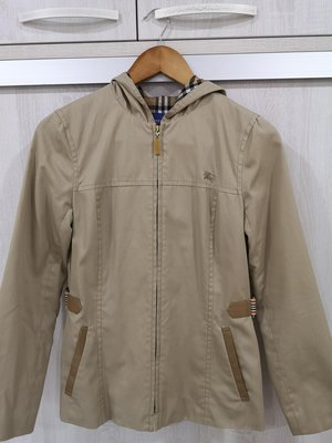 BURBERRY駝色薄風衣外套（日本藍標） C015