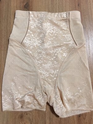 黛安芬-美型美體衣系列高腰束褲 S-EEL 嫩膚 41-277 NZ 尺寸M
