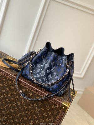 二手Louis Vuitton LV Bella Mahina bag 鏈條M59552藍色