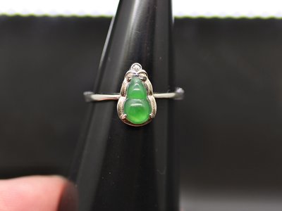 《瓜地馬拉翡翠專區》《戒指》正品A貨 天然翡翠 滿綠葫蘆 戒子 戒指 #12