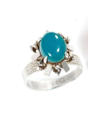 台灣花東藍寶石戒指，白金鑲嵌豪華貴氣