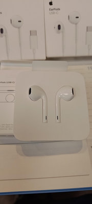 iPhone15 promax/15 pro神腦代理原廠公司貨/原廠type c耳機Earpods( USB-C)（含發票），有接聽與掛斷電話功能