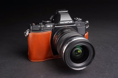 TP OM-D E-M5 Olympus OMD EM5 真皮相機底座 相機包 底座 皮套