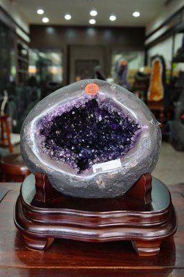 [S.D.小晶洞專賣店]最高等級烏拉圭小紫水晶洞(店面精品貨)-重:7.7KG-