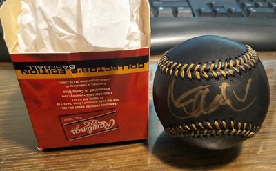 (記得小舖)美國正品 MLB美國大聯盟 ICHIRO 鈴木一郎 親筆簽名黑球金簽 全一顆 非常非常稀少 值得珍藏