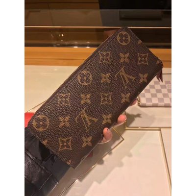 【二手正品】 Louis Vuitton LV M61298 Clemence 經典花紋拉鍊長夾.粉 全新