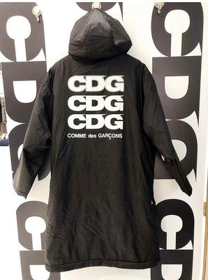 大東全球購~Comme des Garcons 川久保玲CDG 三排 教練連帽風衣 加絨長款大衣 夾