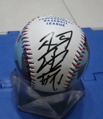 棒球天地--賣場唯一--Lamigo 林承飛 簽名全新中華職棒紀念球.字跡漂亮