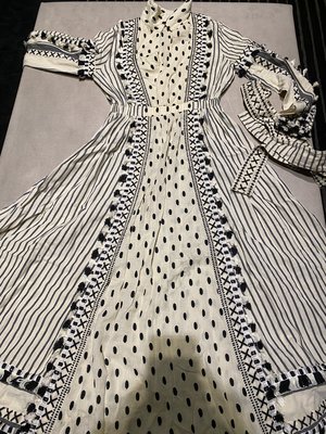 DODO BAR OR 棉麻V領刺繡造型長版洋裝 安妮的收藏 kiito 名媛最愛