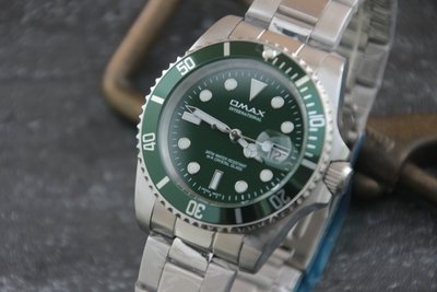 OMAX歐馬仕尚勞利仕名款全綠水鬼submarine造型全不鏽鋼製石英錶～ 綠框綠面
